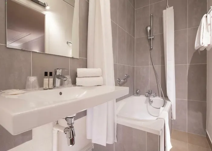 Saint Roch Отель 2*